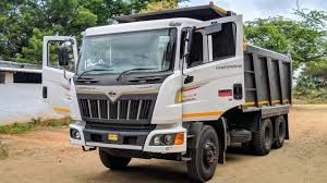 Mahindra Blazo X 28 (Tipper) image